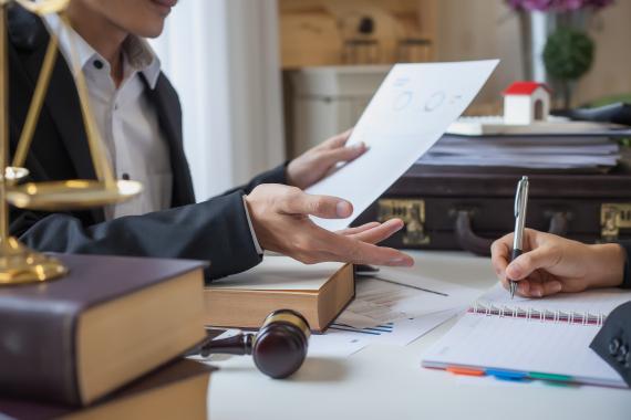 4 bonnes raisons de consulter un avocat en droit pénal